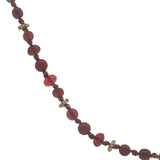 Collier doré perles rouges, couronnes dorées et noeuds rouges 64 cm