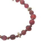 Collier doré perles rouges, couronnes dorées et noeuds rouges 64 cm