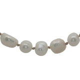 Collier doré perles de culture de différentes tailles avec noeuds beige 60 cm