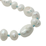 Collier doré perles de culture,de différentes tailles avec noeuds turquoise 60 cm