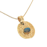 Collier doré pendentif ovale fleurs gravées et labradorite 42 cm