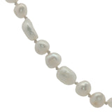 Collier doré perles de culture de différentes tailles avec noeuds blancs 50 cm