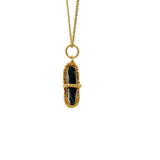 Collier doré onyx noire dans une cage dorée 42 cm
