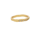 Bague fine dorée martelée avec zircons
