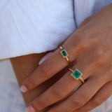 Bague solitaire doré carré et zircons