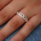 925 silver ring with hollow eye and white zircons