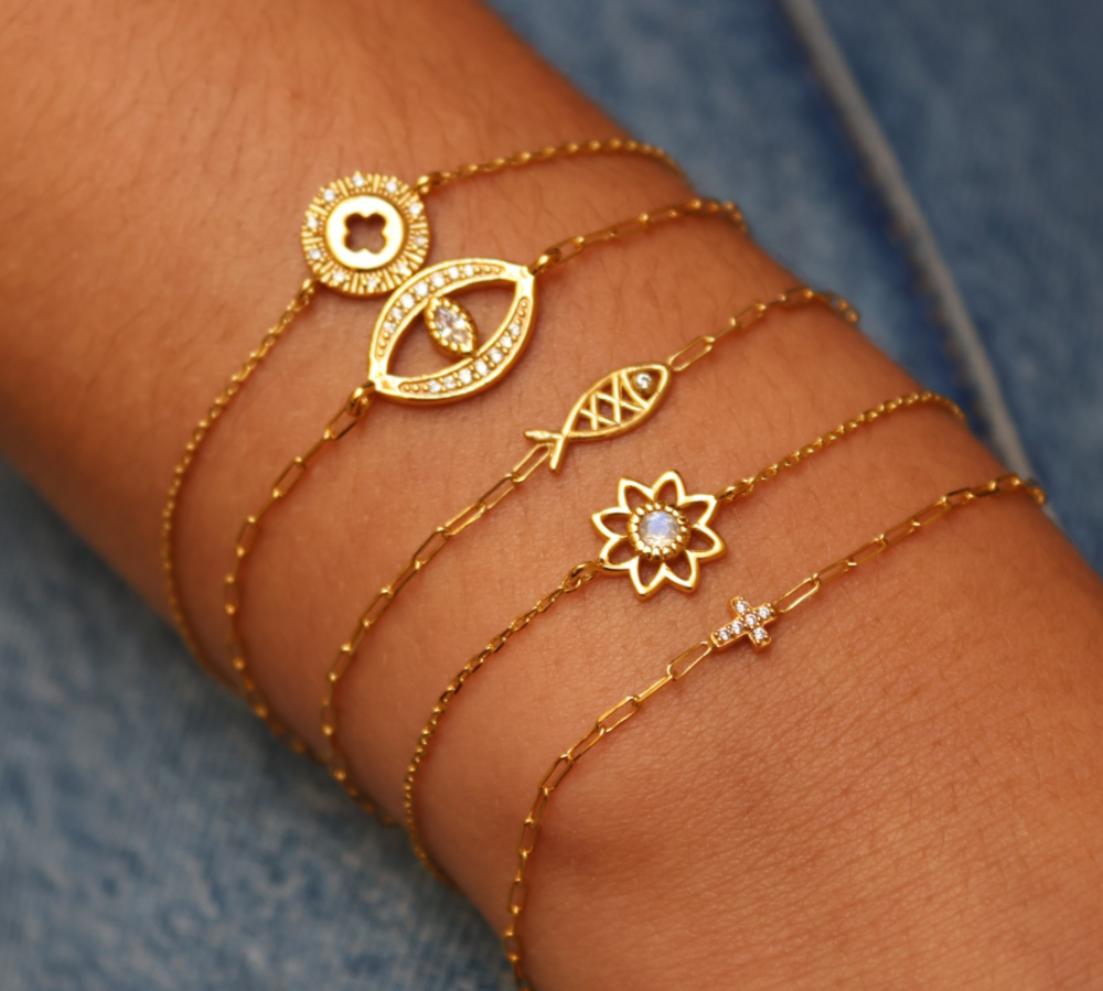 Golden flower and stone bracelet