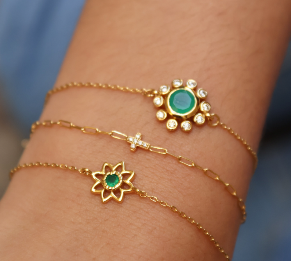 Golden flower and stone bracelet