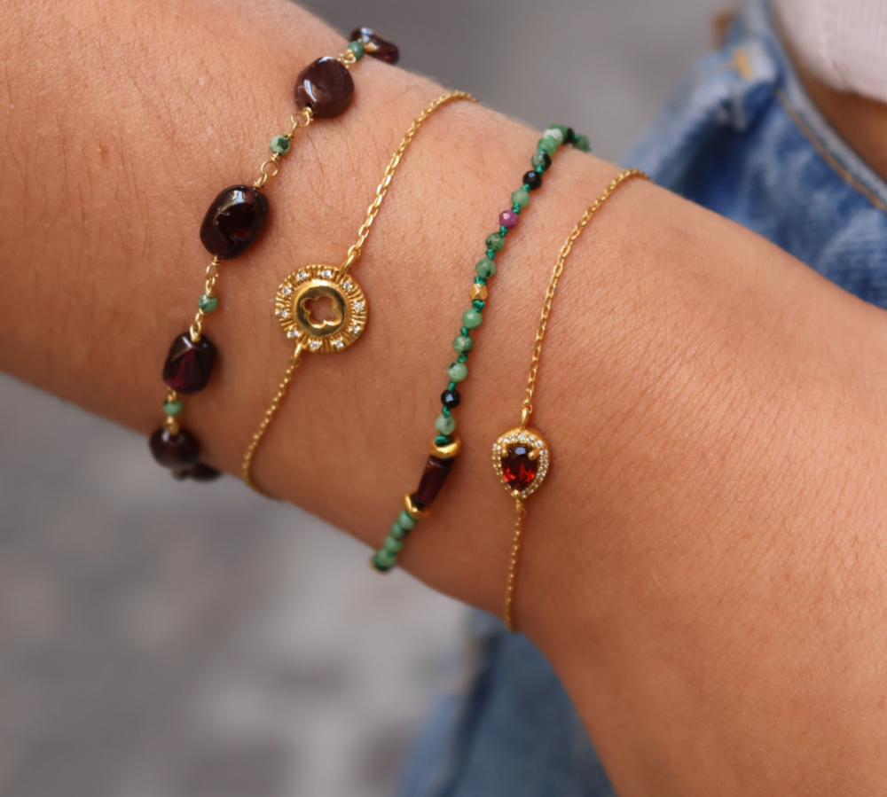 Duo bracelet of stones and golden discs