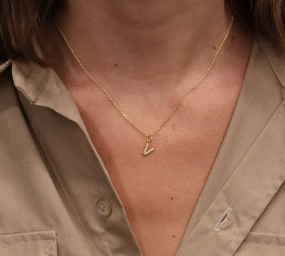 Small letter zircon gold necklace