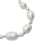 Collier doré alternance petites et grandes perles de culture avec noeuds turquoise 42 cm