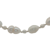 Collier doré alternance petites et grandes perles de culture avec noeuds blancs 42 cm
