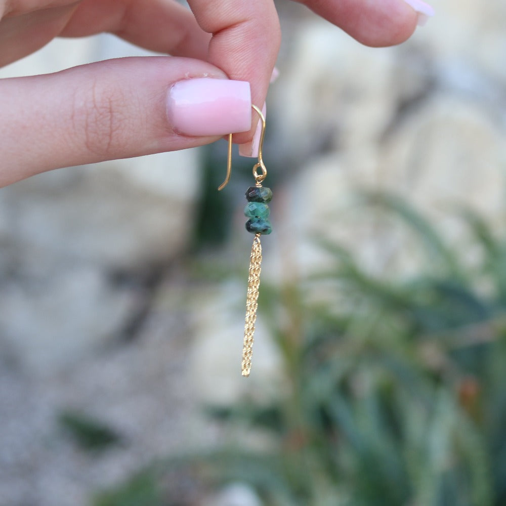 Golden earrings with 3 stones and chains