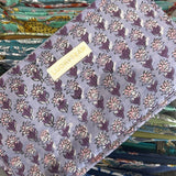 Pochette lavande à fleurs violettes