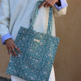 TOTE BAG BLEU CANARD FLEURS BLANCHES
