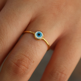 Small mother-of-pearl eye gold ring