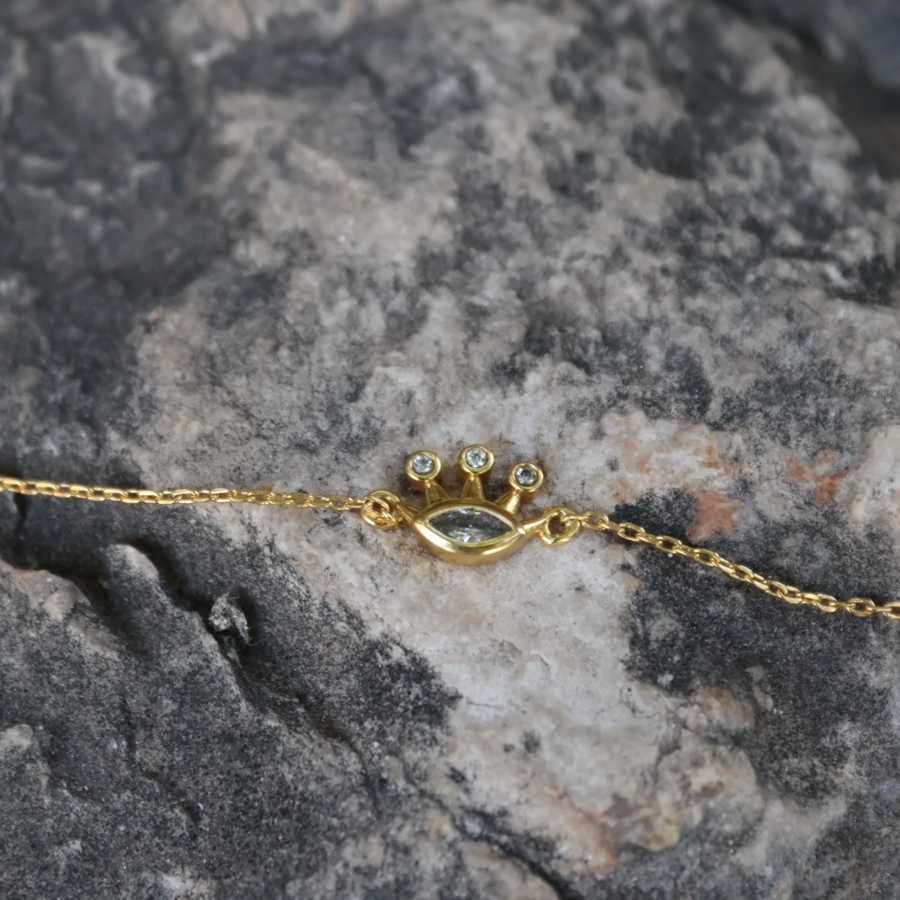 Bracelet doré couronne pierre et zircons