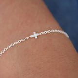 Bracelet argent petite croix zircons