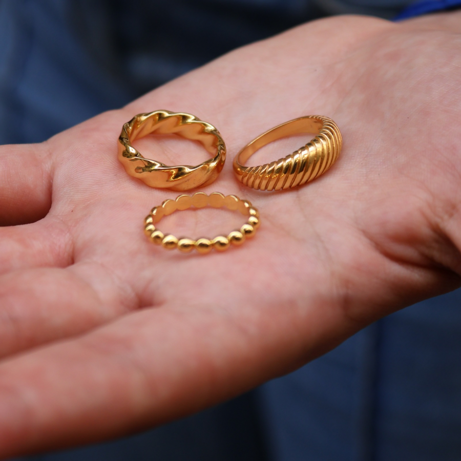 Bague dorée vagues torsadée