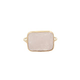 Bague dorée fleur gravée dans le quartz rose