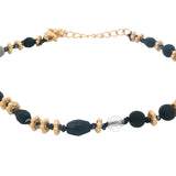 Bracelet doré mix perles noires et couronnes dorées