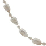 Collier doré alternance petites et grandes perles de culture avec noeuds blancs 75 cm