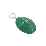 Charms doré onyx verte ovale facettée entourée d'un fil doré