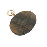 Charms doré oeil gravé sur médaille en oeil de tigre avec fil doré