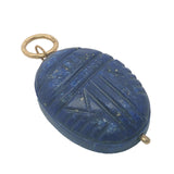 Charms doré scarabée taillé dans de la lapis lazulis