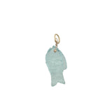 Charms doré poisson taillé dans de la topaze bleue