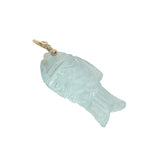 Charms doré poisson taillé dans de la topaze bleue