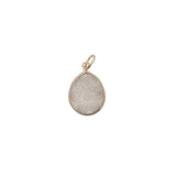Charms doré quartz rose cerclé de doré avec fleur gravée