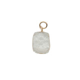 Charms doré cristal blanc rectangulaire avec fleur gravée