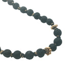 Collier doré perles noires, couronnes dorées et noeuds noirs 64 cm