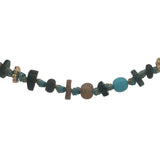 Collier doré mix perles turquoise et en bois avec couronnes dorées 64 cm