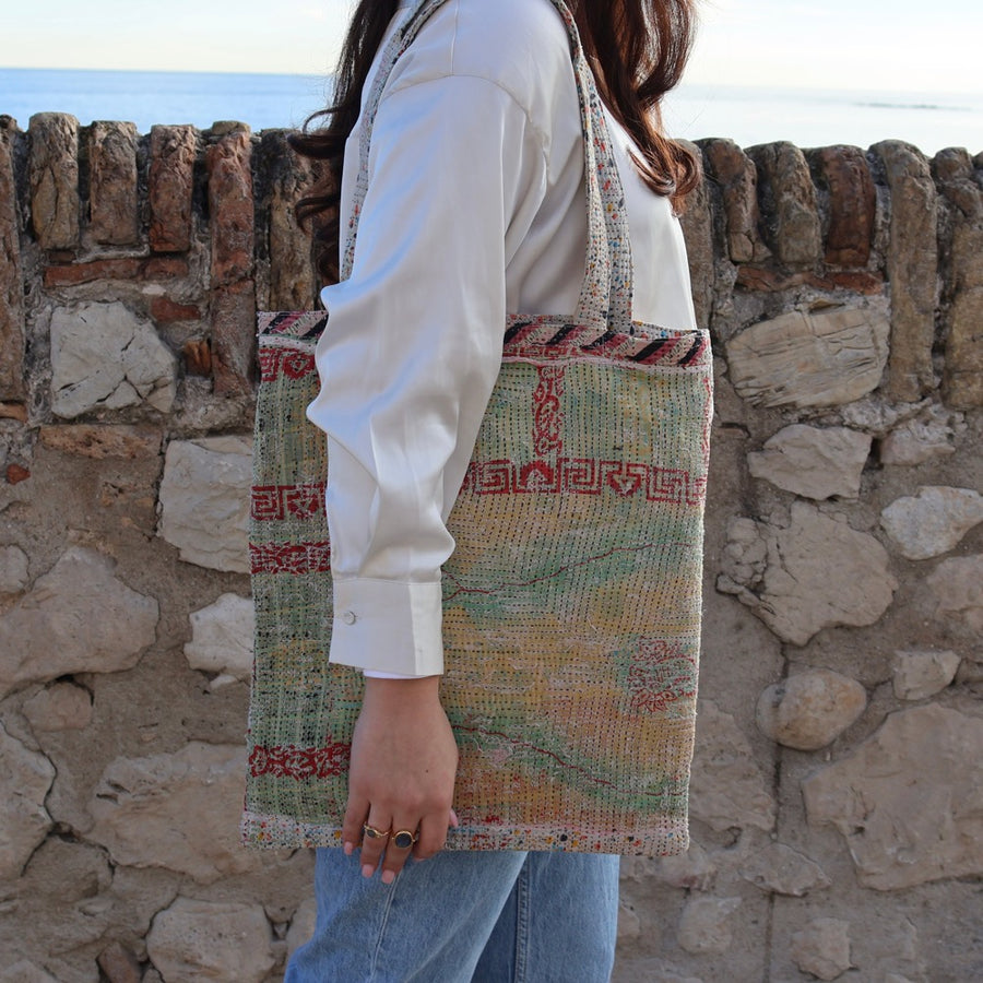 Tote bag Kantha recto blanc & pois multicolor verso vert & rouge