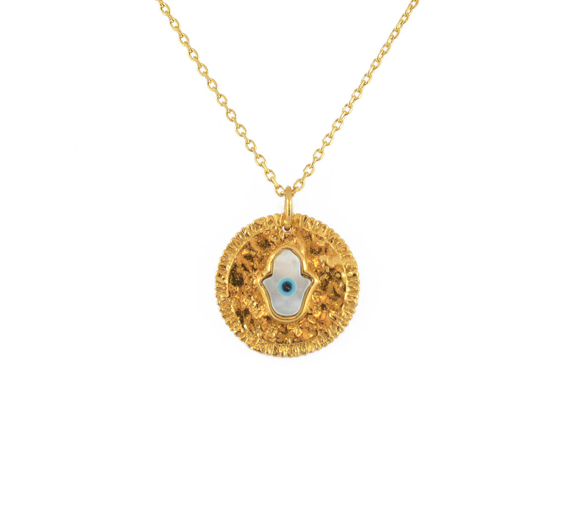 Collier doré médaille martelée talisman nacre - MAIN DE