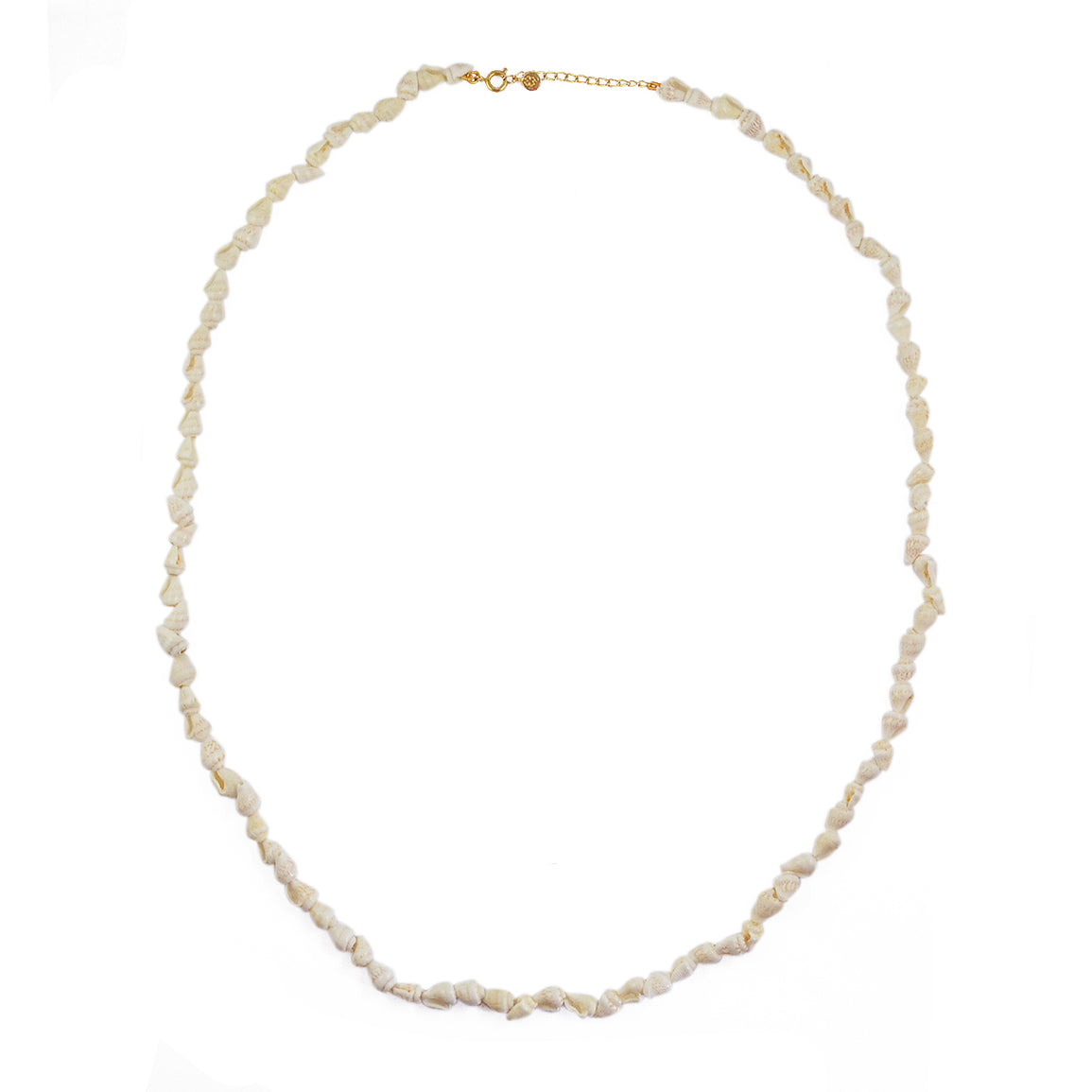 Collier doré et coquillages
