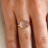 Bague dorée et pierre