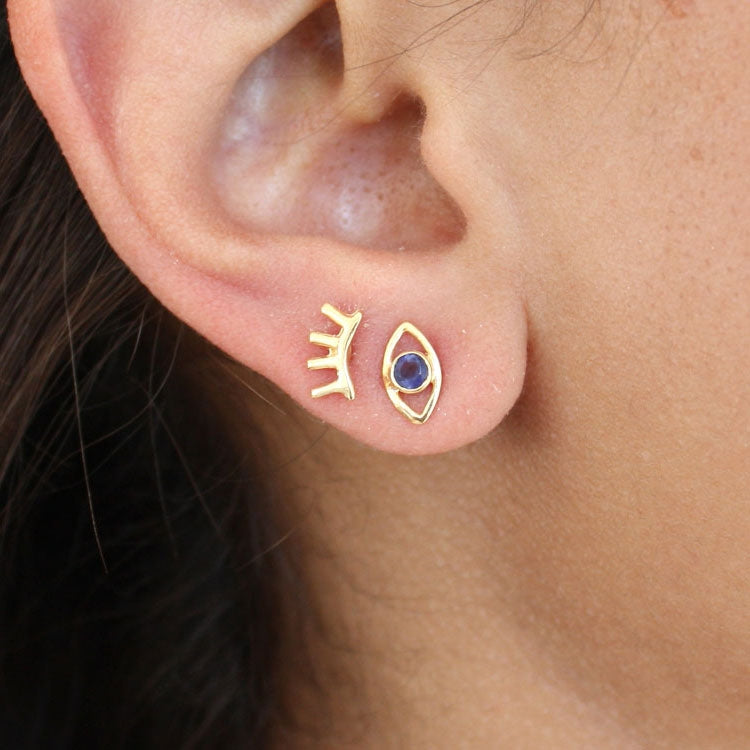 Boucles dorées clin d’oeil et zircon