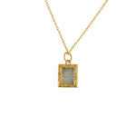 Collier dorée pendentif texturé et pierre rectangulaire