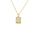 Collier dorée pendentif texturé et pierre rectangulaire -