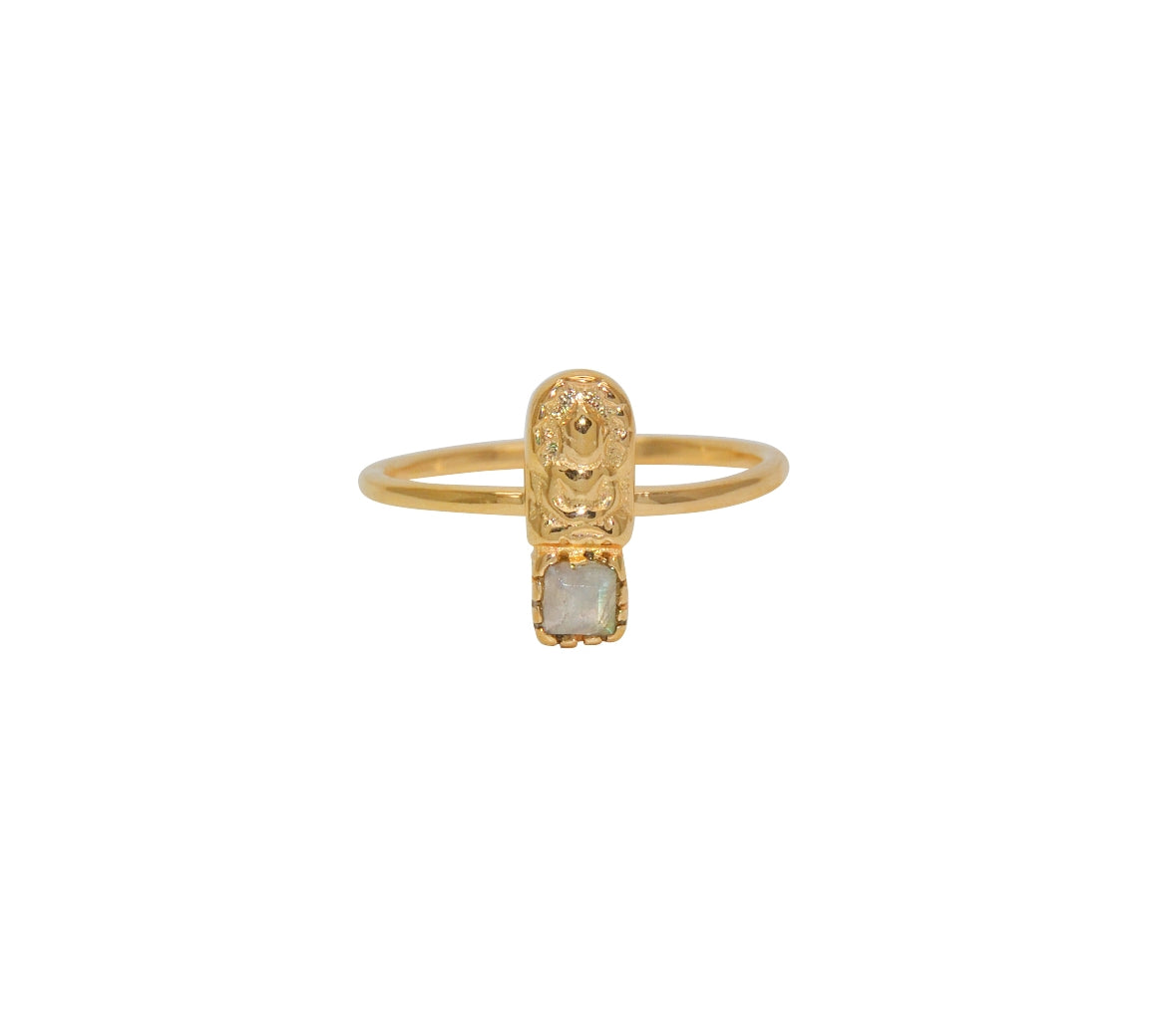 Bague bouddha dorée à l’or fin 18k - 50 / PIERRE DE LUNE -