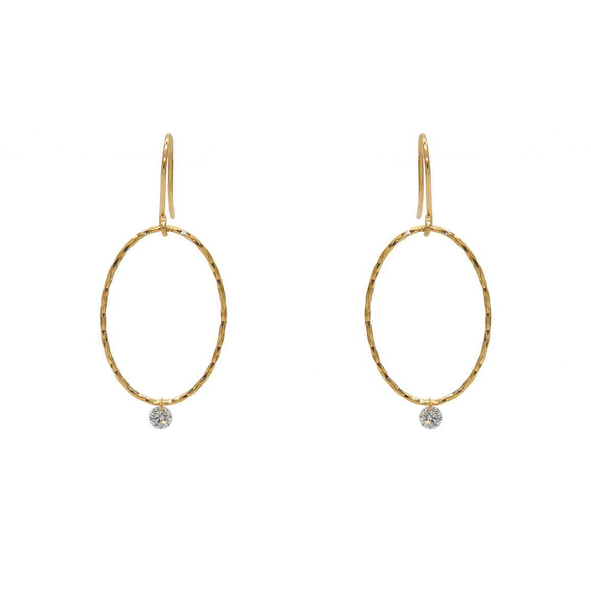Boucles or martelé et diamants
