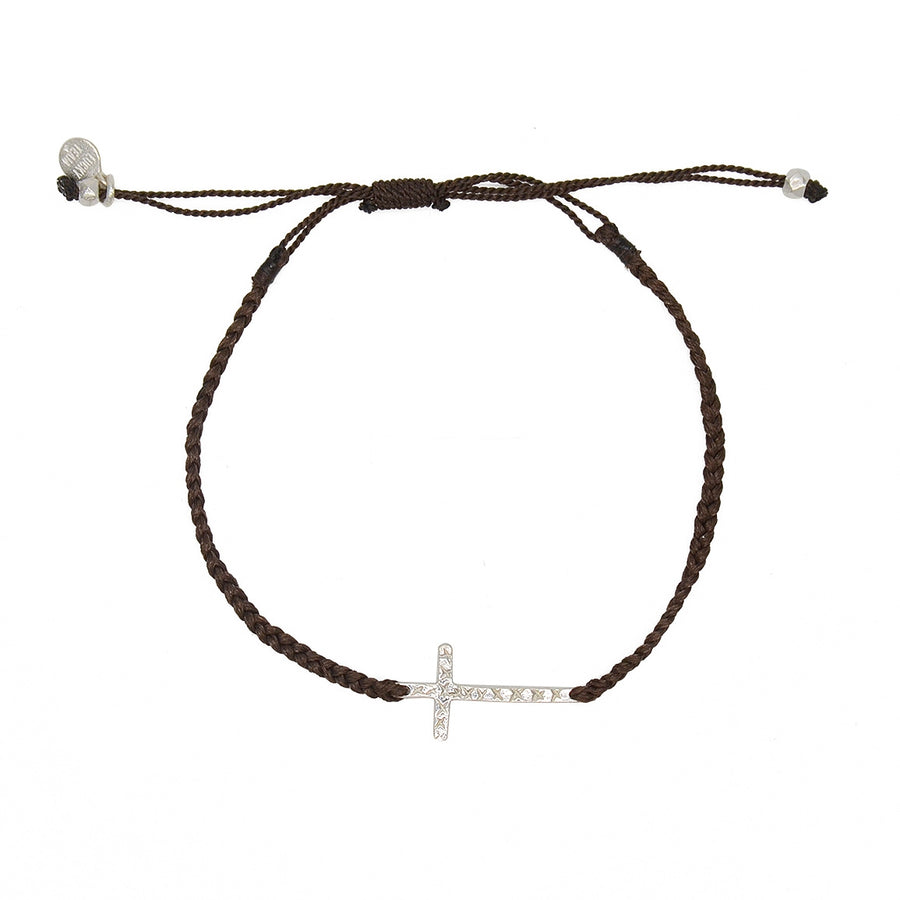 Bracelet tressé et croix martelée dorée - CHOCOLAT