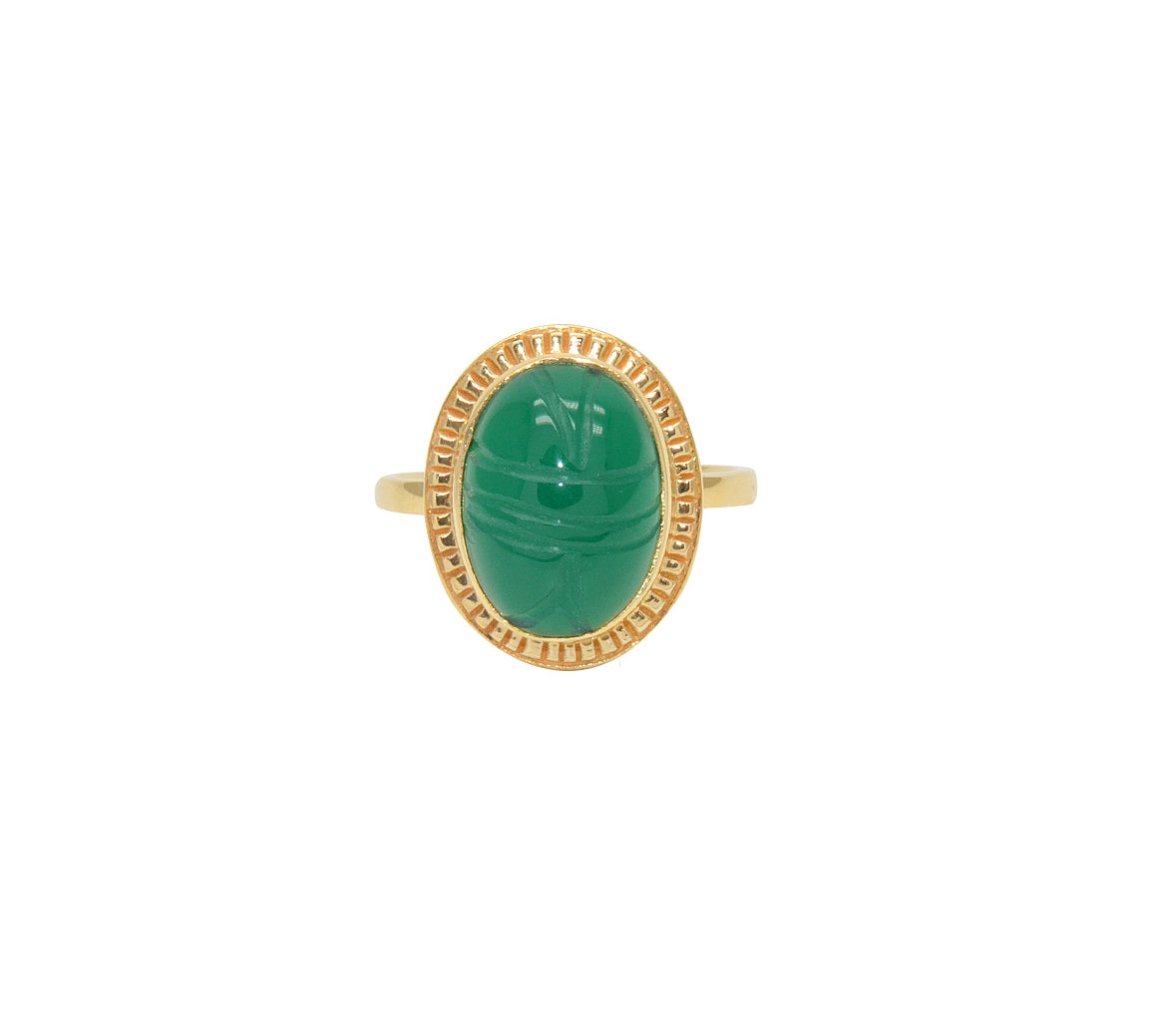 Bague dorée scarabée taillé dans la pierre et contour doré -