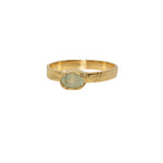 Bague dorée martelée et pierre ovale - 54 / PREHNITE