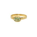 Bague dorée martelée et pierre