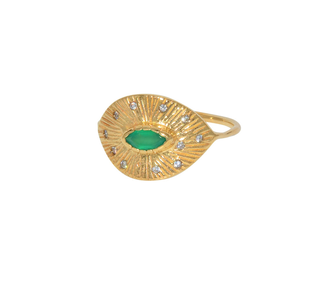 Bague dorée pierre ovale et zircons