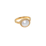 Bague dorée martelée pierre ovale et étoiles